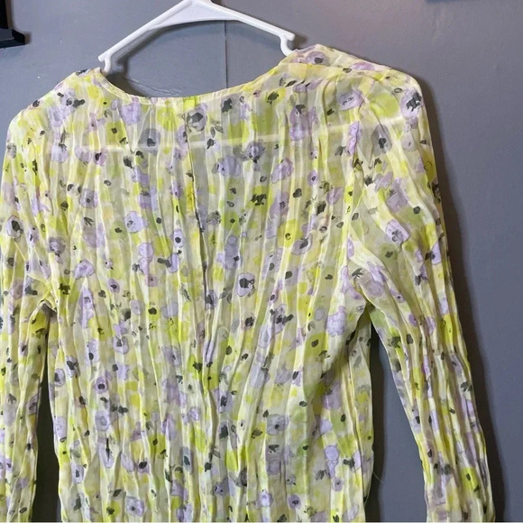 H&M yellow floral sheer blouse with tie front XS Pleated A-Line Deep V-Neckline - Picture 9 of 9